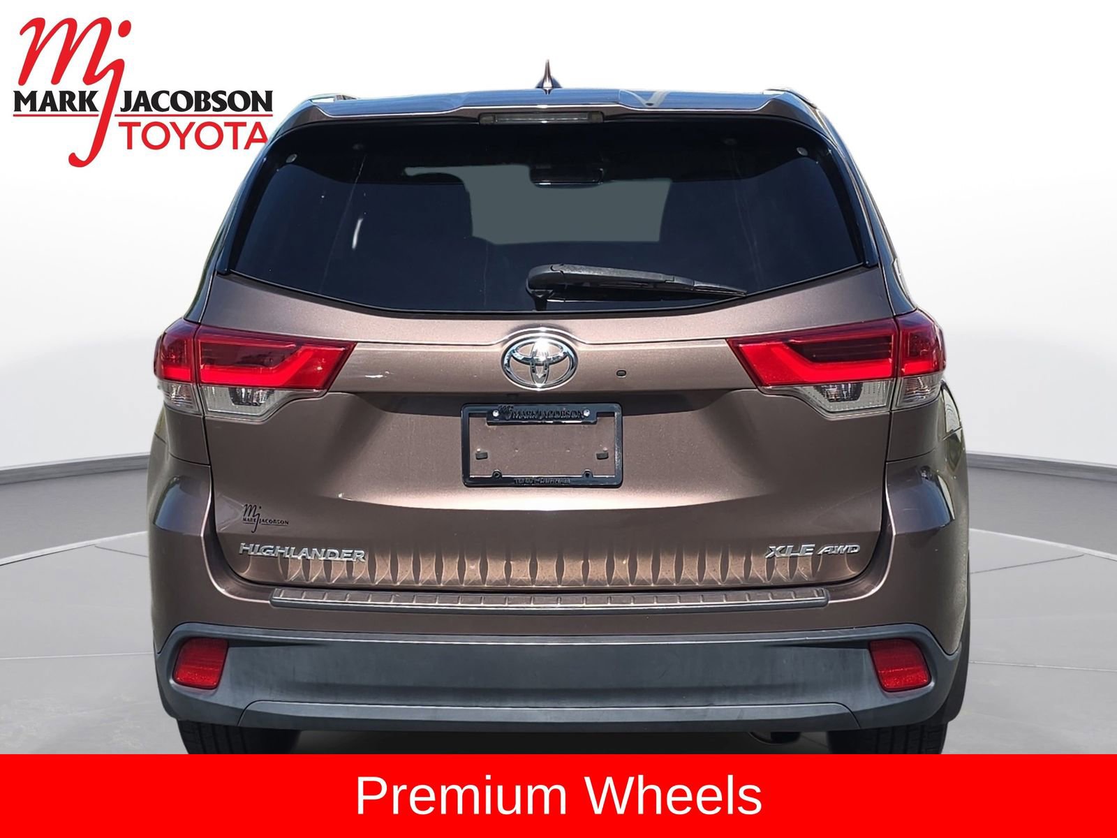 Used 2017 Toyota Highlander XLE image 11