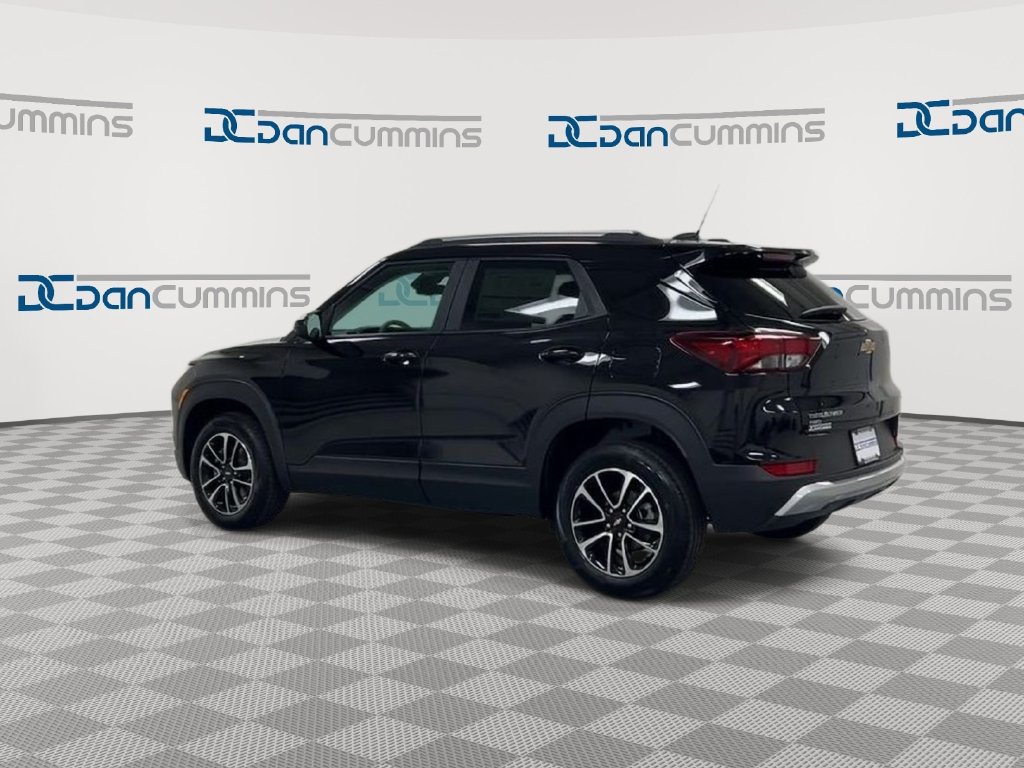 Used 2025 Chevrolet TrailBlazer LT AWD/4WD image 6