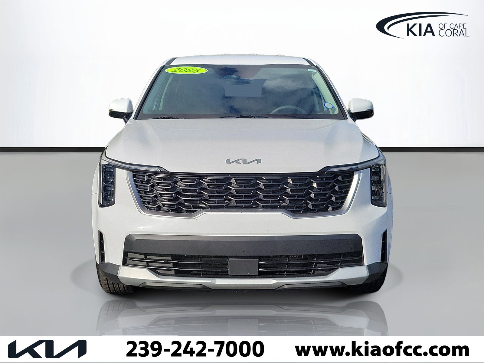 Used 2025 Kia Sorento LX FWD image 2
