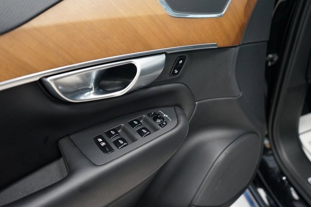 Used 2023 Volvo XC90 B6 Plus image 26