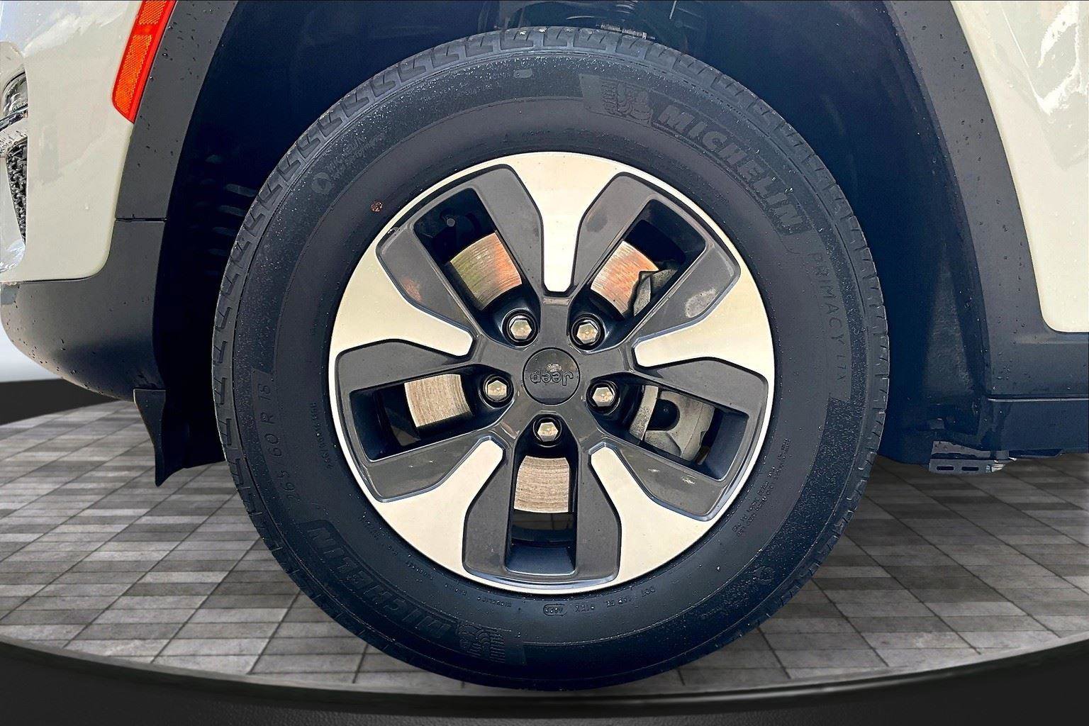 Used 2023 Jeep Grand Cherokee 4WD 4xe image 10