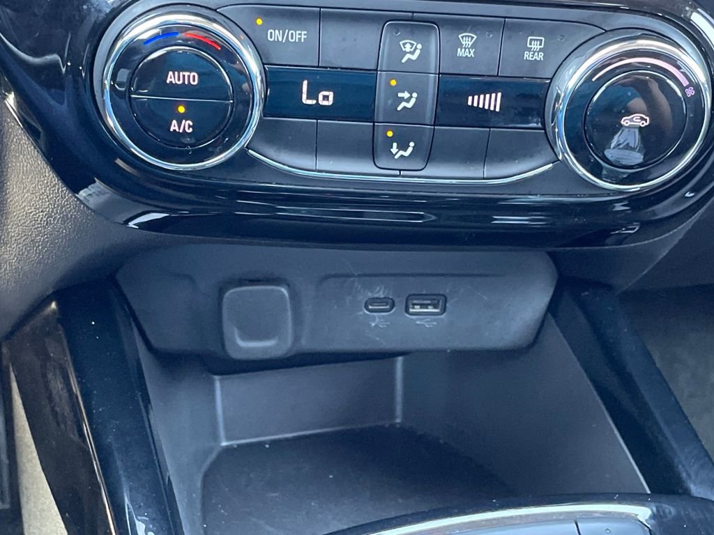 Used 2025 Chevrolet Trax LT image 23