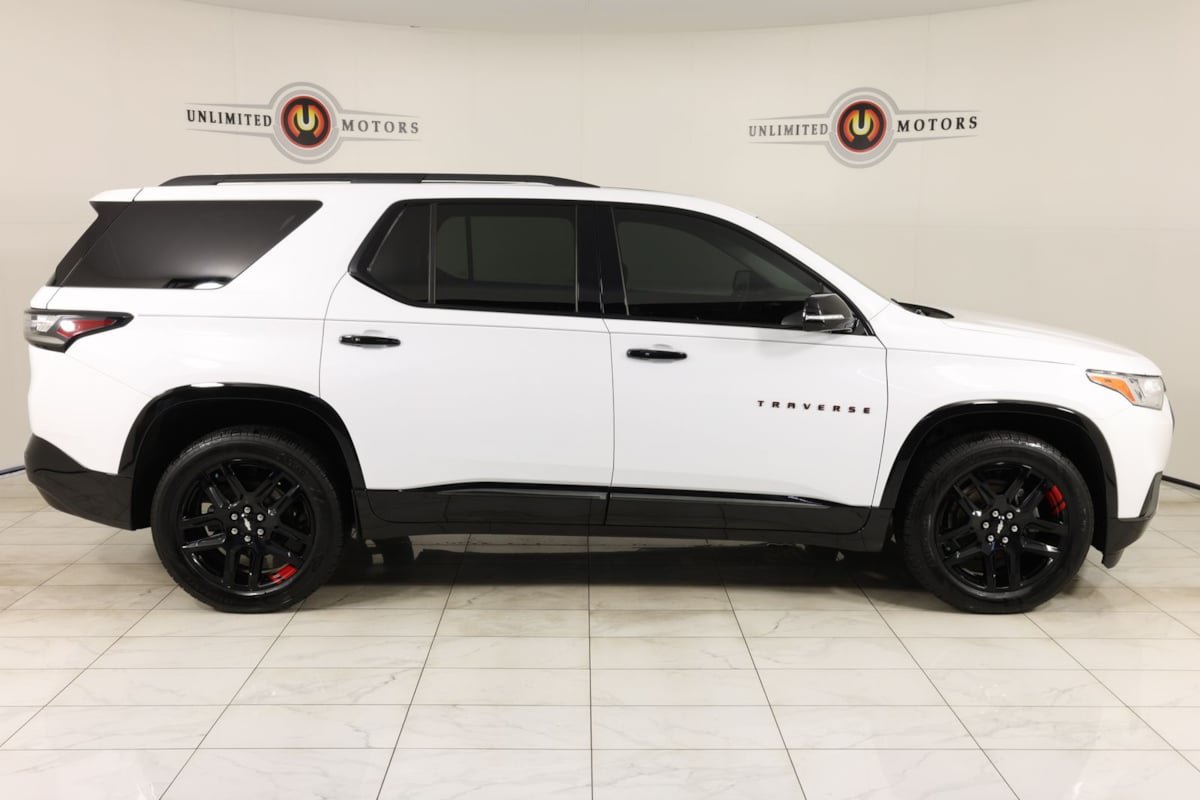 Used 2020 Chevrolet Traverse Premier w/ Redline Edition AWD/4WD image 2