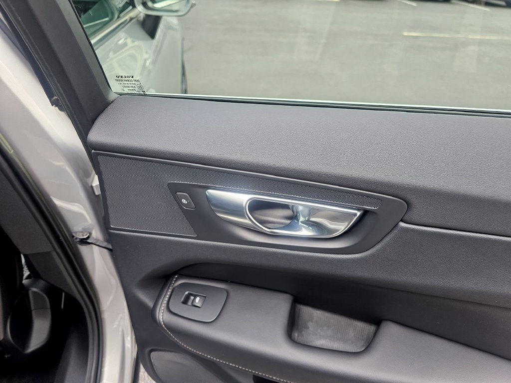 Certified 2023 Volvo XC60 B6 Ultimate AWD/4WD image 33
