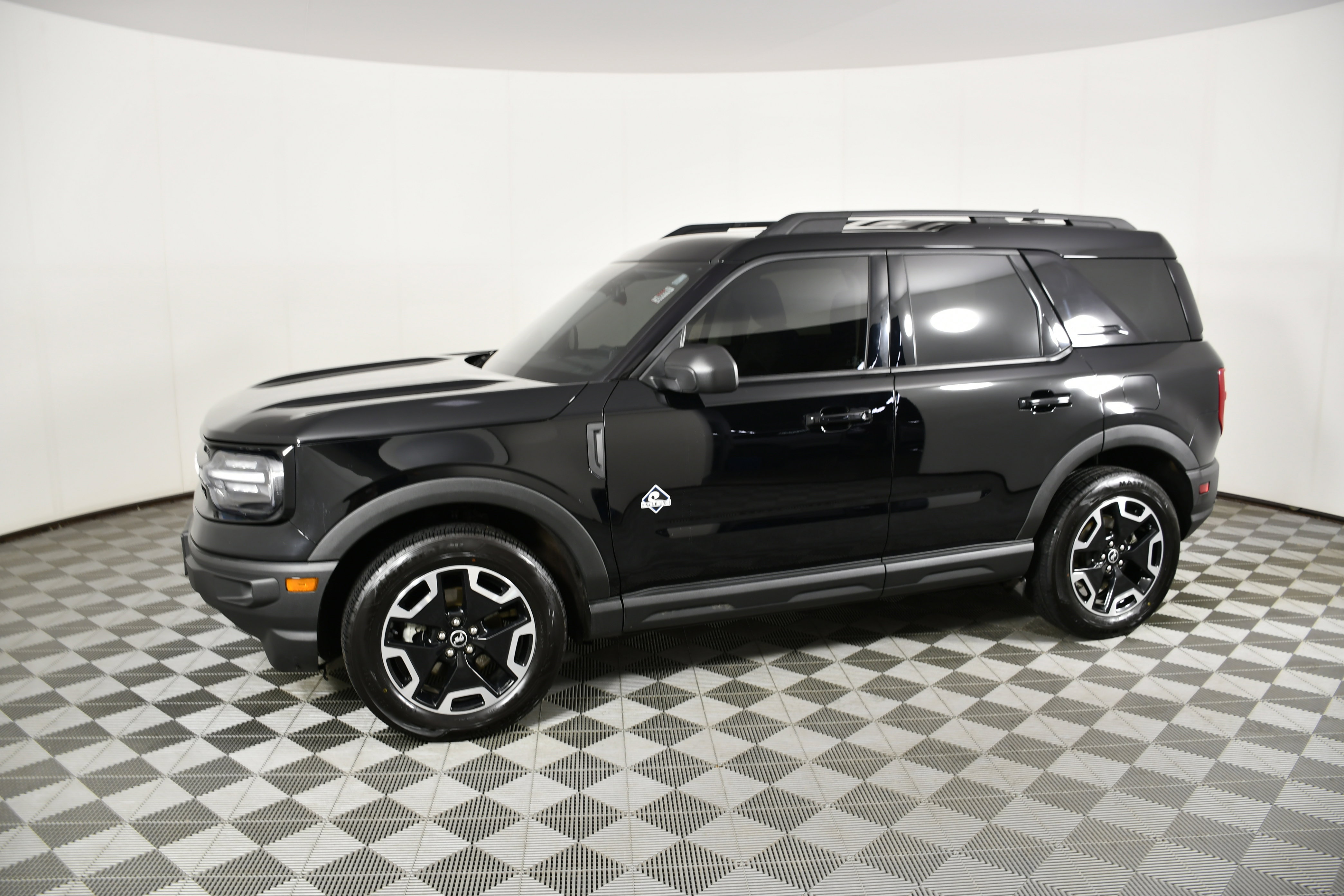 Used 2021 Ford Bronco Sport Outer Banks w/ Outer Banks Package (96D) image 9