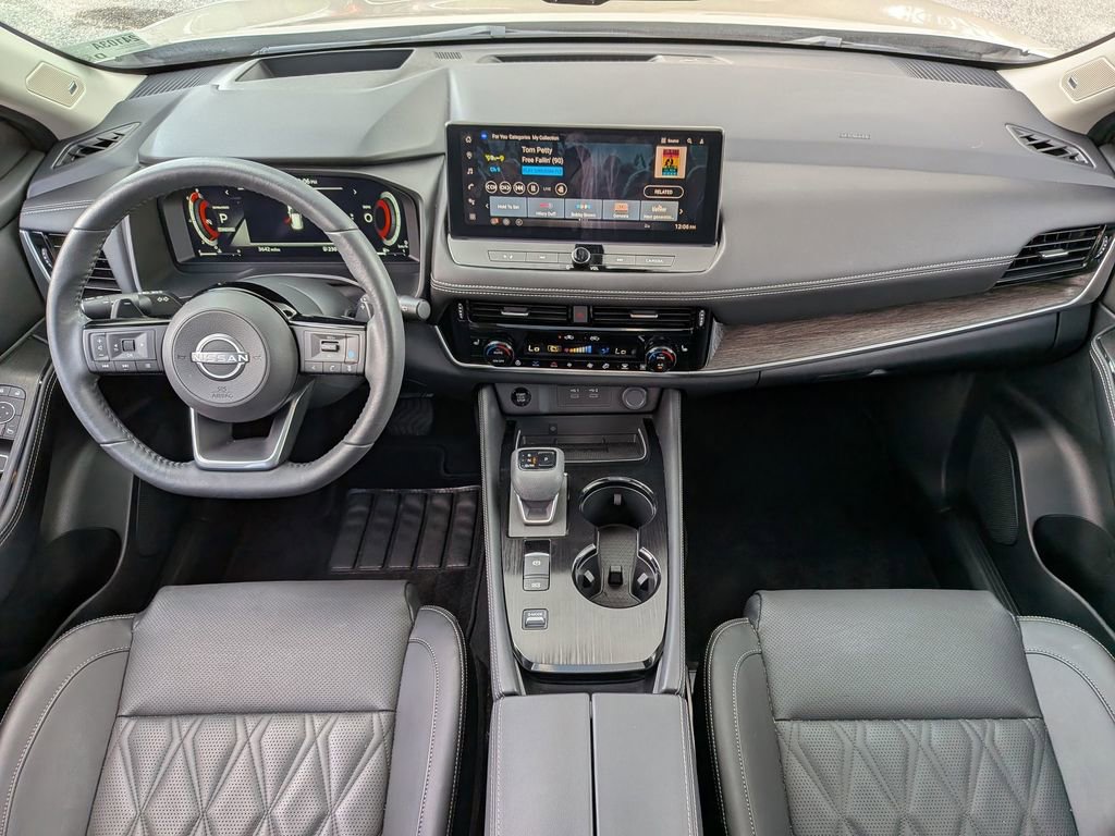 Used 2024 Nissan Rogue Platinum w/ Platinum Premium Package FWD image 26