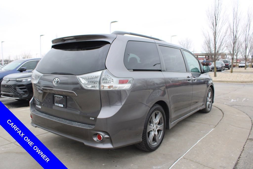 Used 2017 Toyota Sienna SE Premium image 7