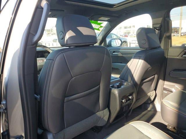 New 2025 GMC Acadia AT4 w/ Luxury Package AWD/4WD image 10