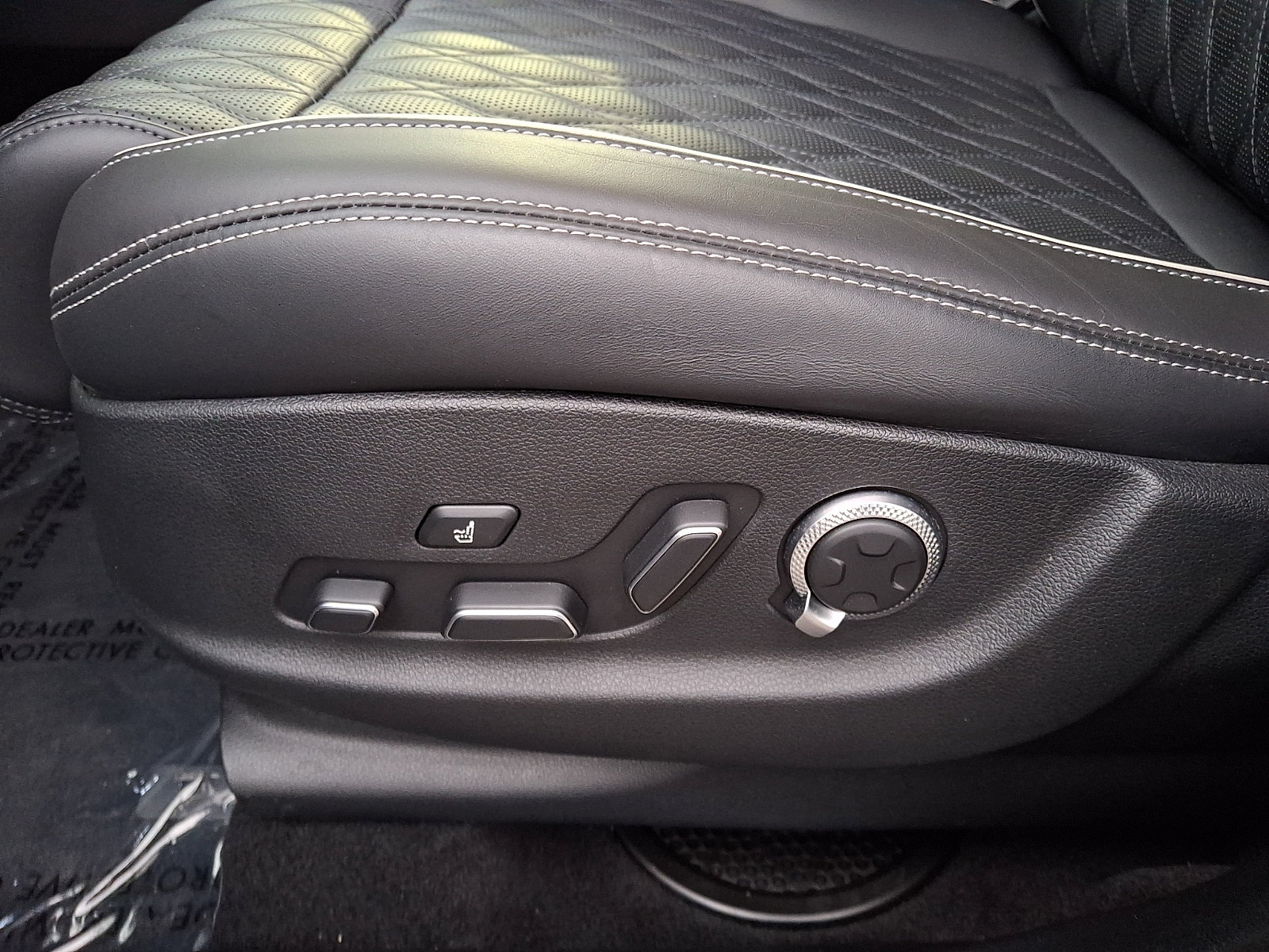 Certified 2025 Genesis GV70 3.5T Sport w/ Sport Prestige Package AWD/4WD image 16