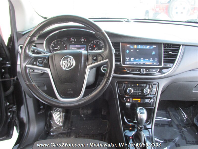 Used 2021 Buick Encore Preferred AWD/4WD image 21