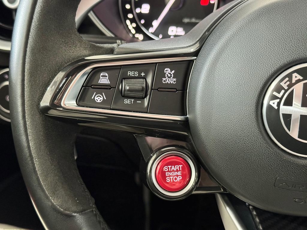 Used 2020 Alfa Romeo Giulia Quadrifoglio image 19