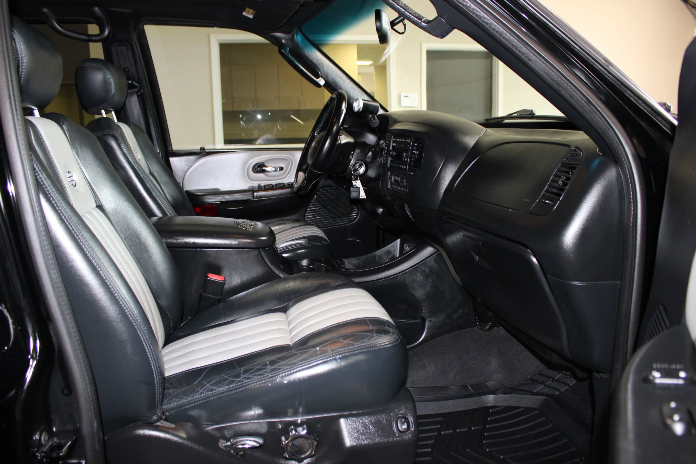 Used 2003 Ford F150 Harley-Davidson RWD image 29