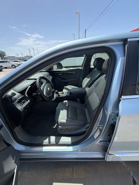 Used 2014 Chevrolet Impala LTZ FWD image 11