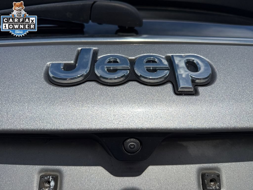 Used 2023 Jeep Compass Latitude AWD/4WD image 17