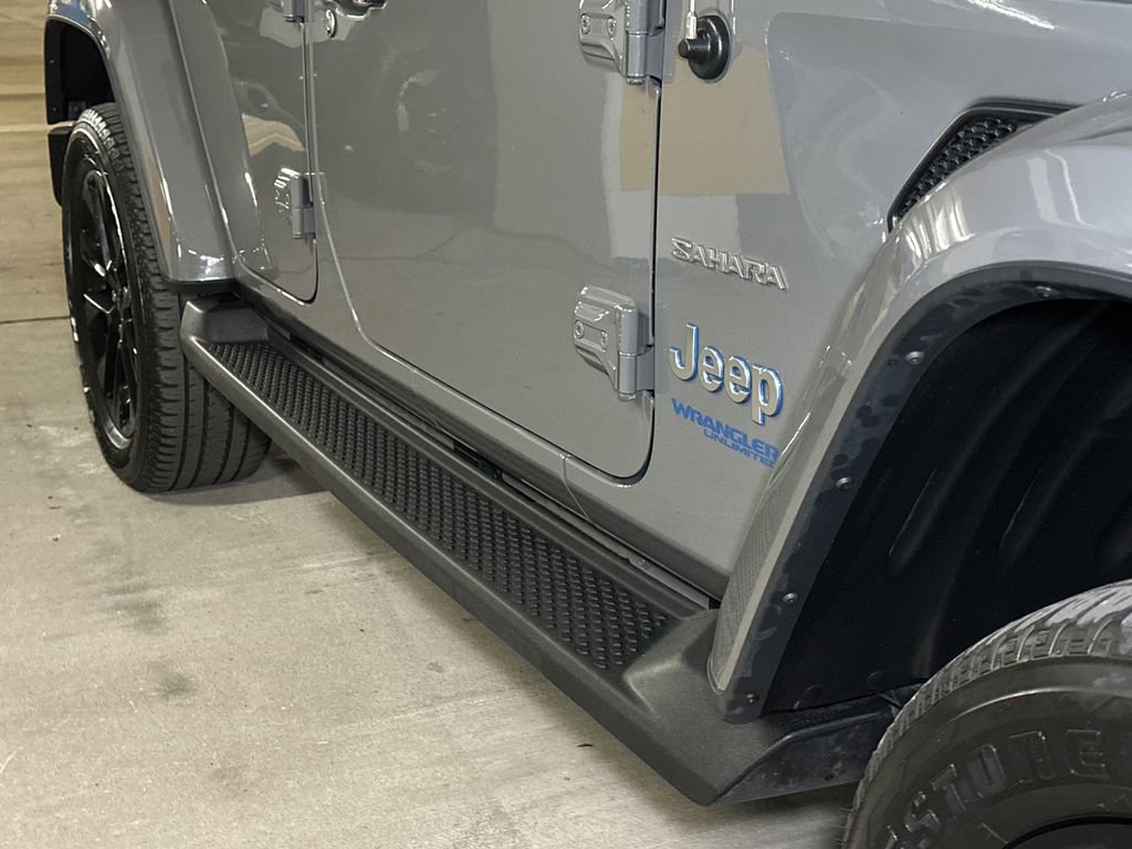 Used 2022 Jeep Wrangler Unlimited Sahara w/ Cold Weather Group AWD/4WD image 7