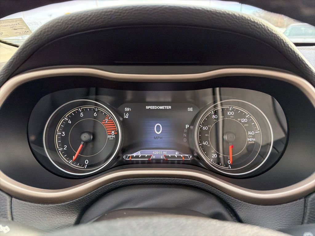 Used 2016 Jeep Cherokee Limited w/ Luxury Group image 27