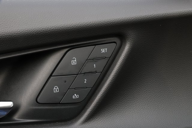 Used 2025 Chevrolet Equinox RS w/ Safety and Technology Package image 16