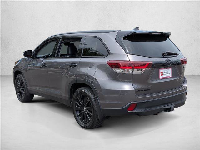 Used 2019 Toyota Highlander SE w/ Nightshade Edition AWD/4WD image 7