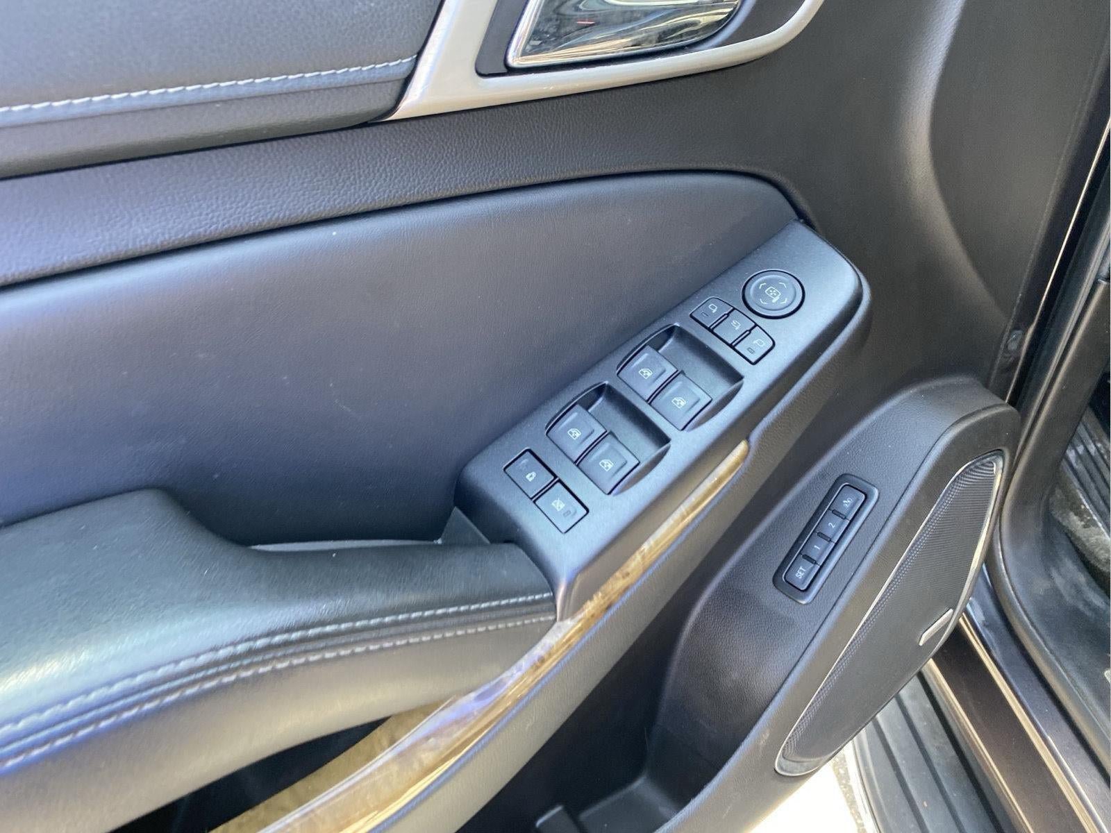 Used 2017 GMC Yukon Denali w/ Open Road Package AWD/4WD image 18