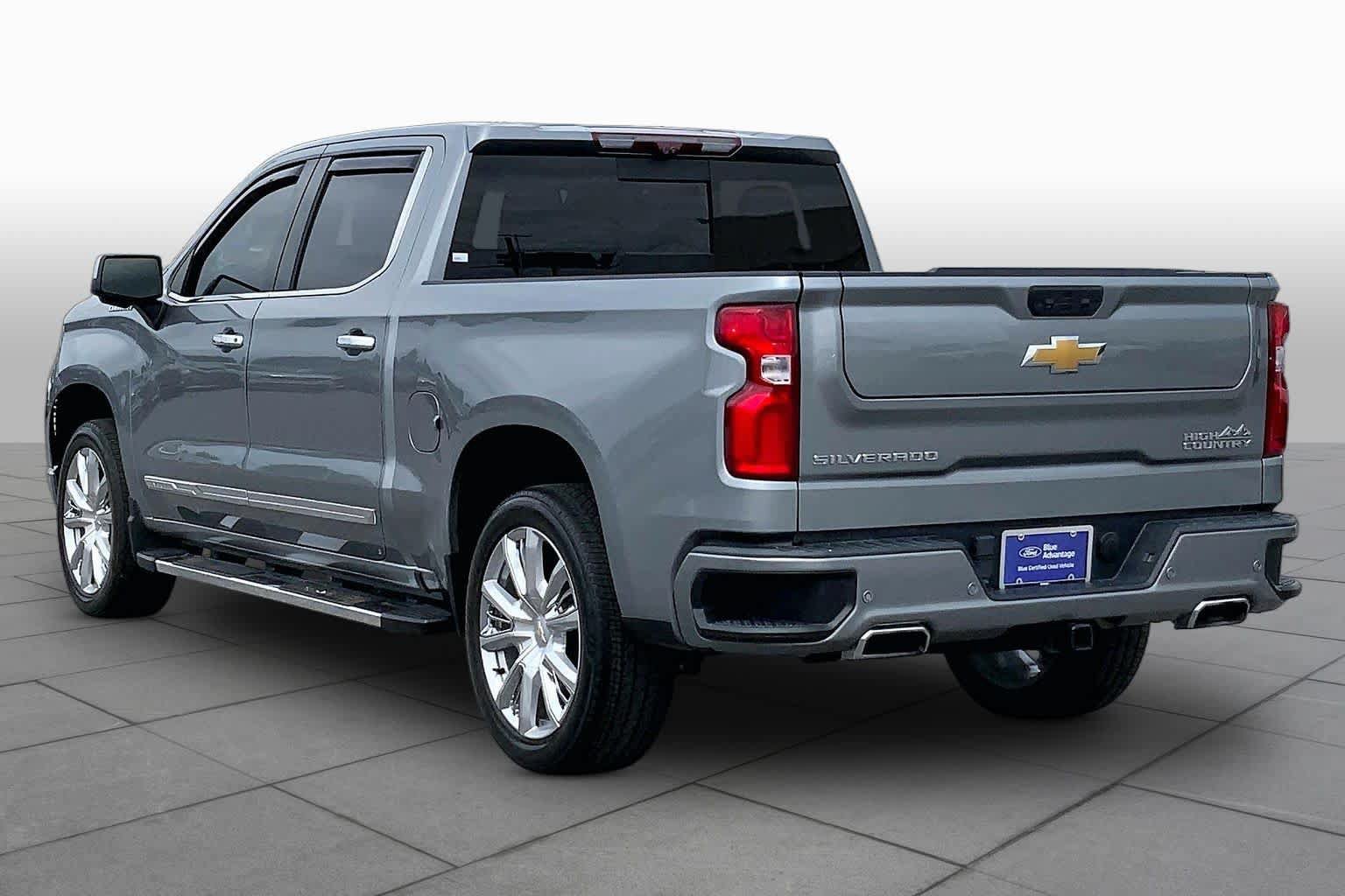 Used 2023 Chevrolet Silverado 1500 High Country w/ High Country Premium Package AWD/4WD image 12