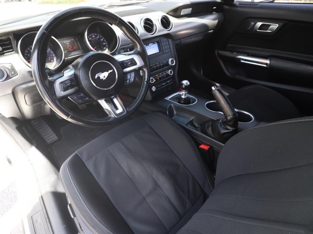 Used 2019 Ford Mustang GT RWD image 4