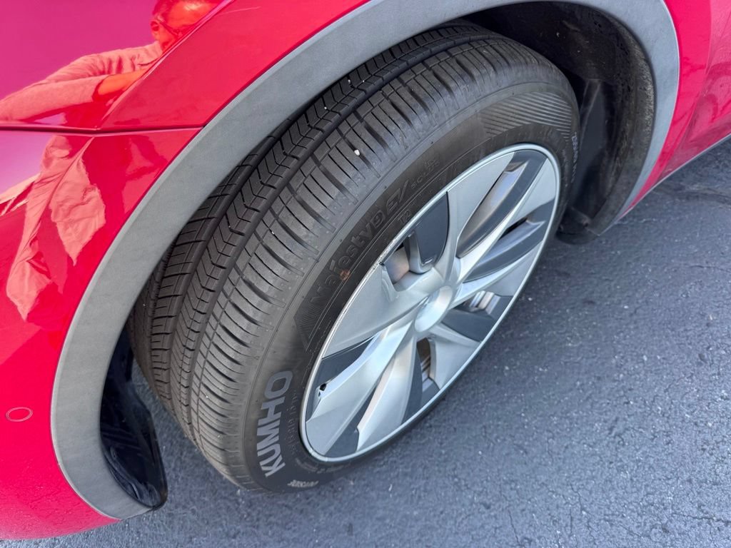 Used 2022 Tesla Model Y Long Range AWD/4WD image 38