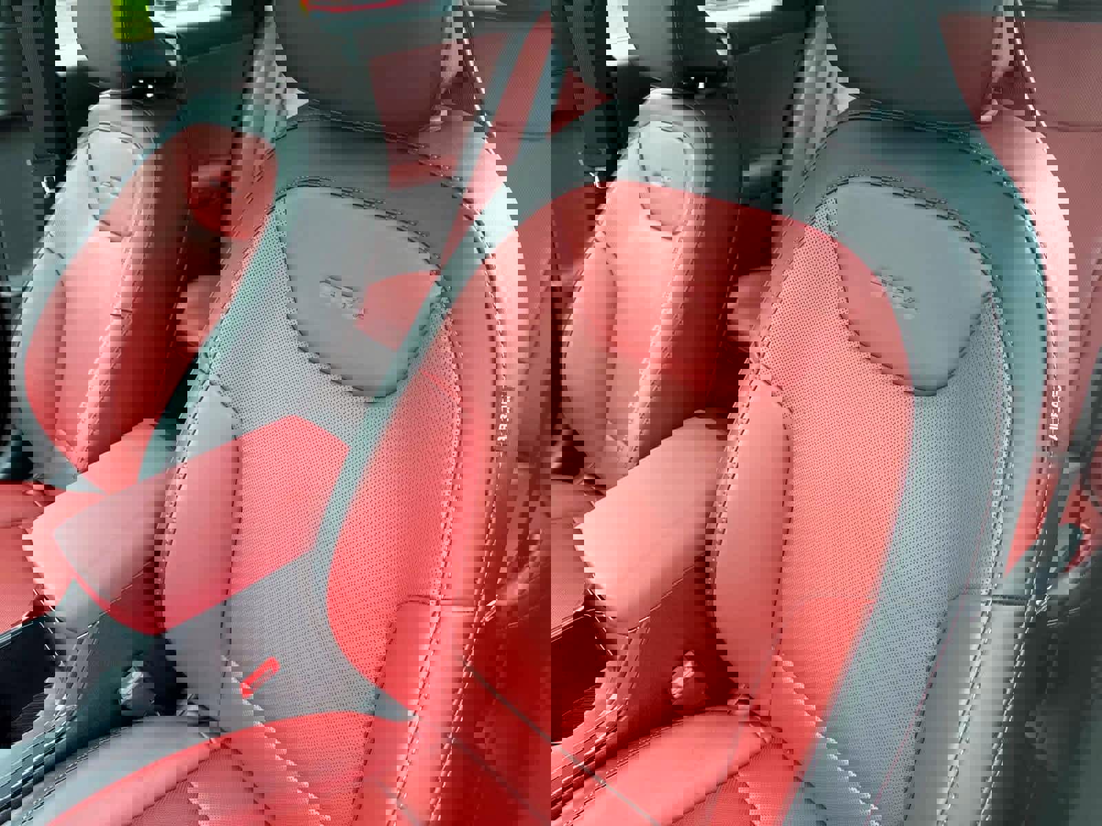 Used 2025 Kia K4 GT-Line w/ GT-Line Premium Package image 17