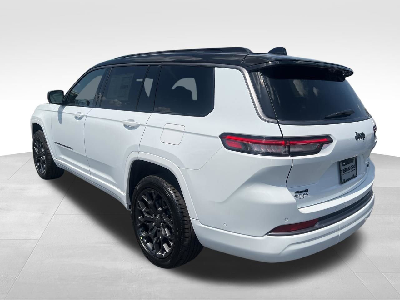 New 2026 Jeep Grand Cherokee L Summit w/ Obsidian Package AWD/4WD image 3