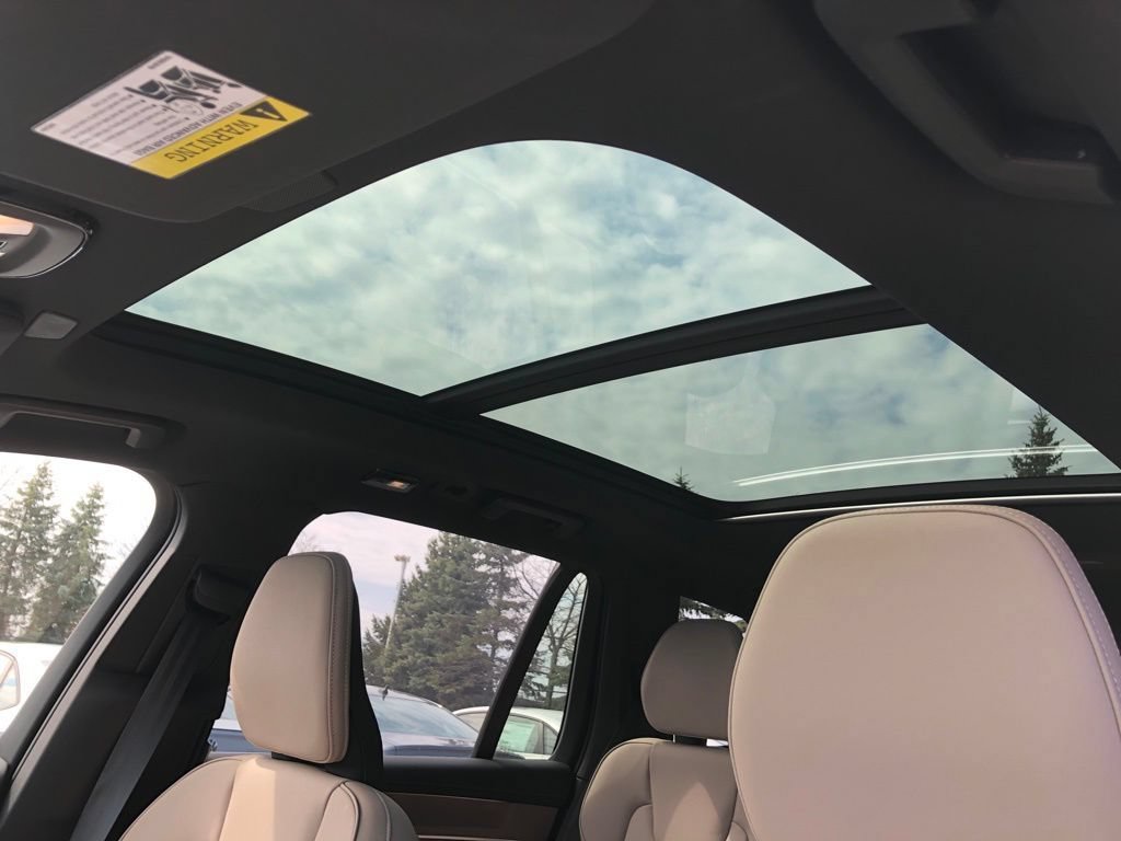 New 2026 Volvo XC90 B6 Plus w/ Protection Package Premier AWD/4WD image 8