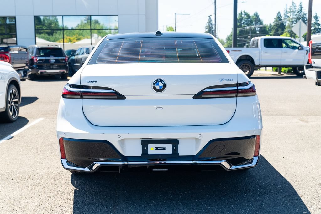 Used 2025 BMW 740i xDrive w/ Premium Package AWD/4WD image 6