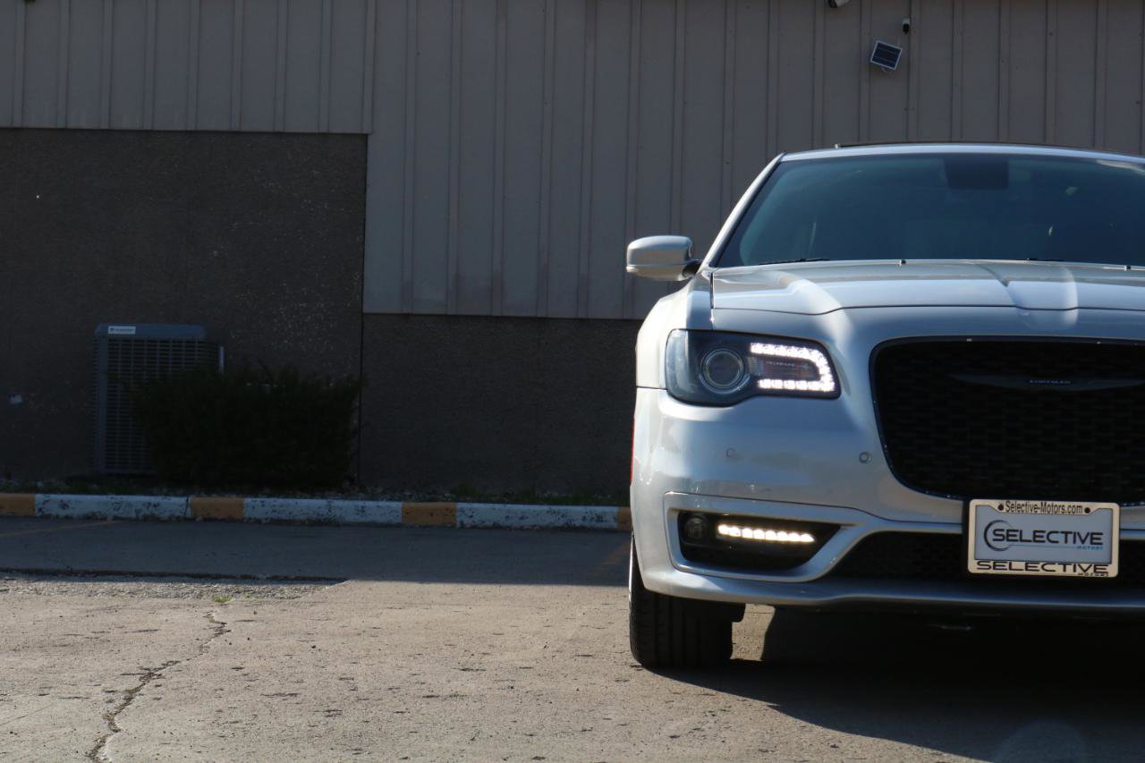Used 2021 Chrysler 300 Touring L w/ Popular Equipment Group AWD/4WD image 3