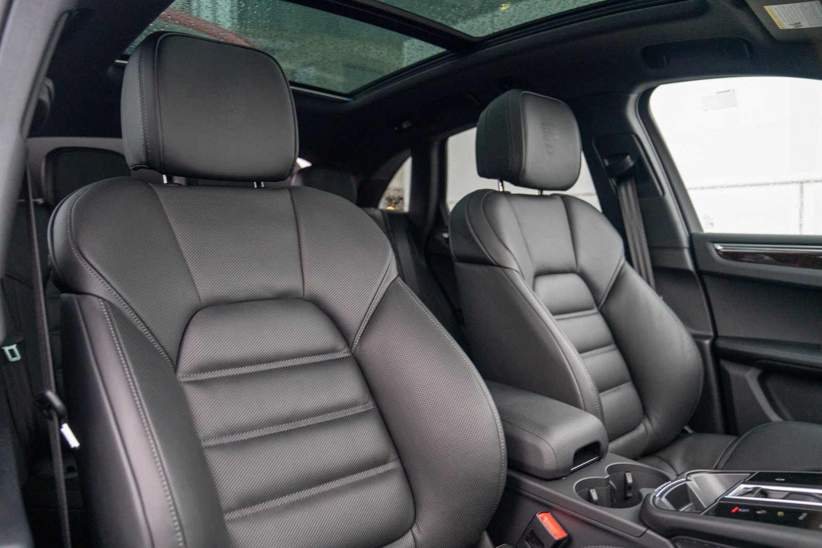 Certified 2026 Porsche Macan AWD/4WD image 27