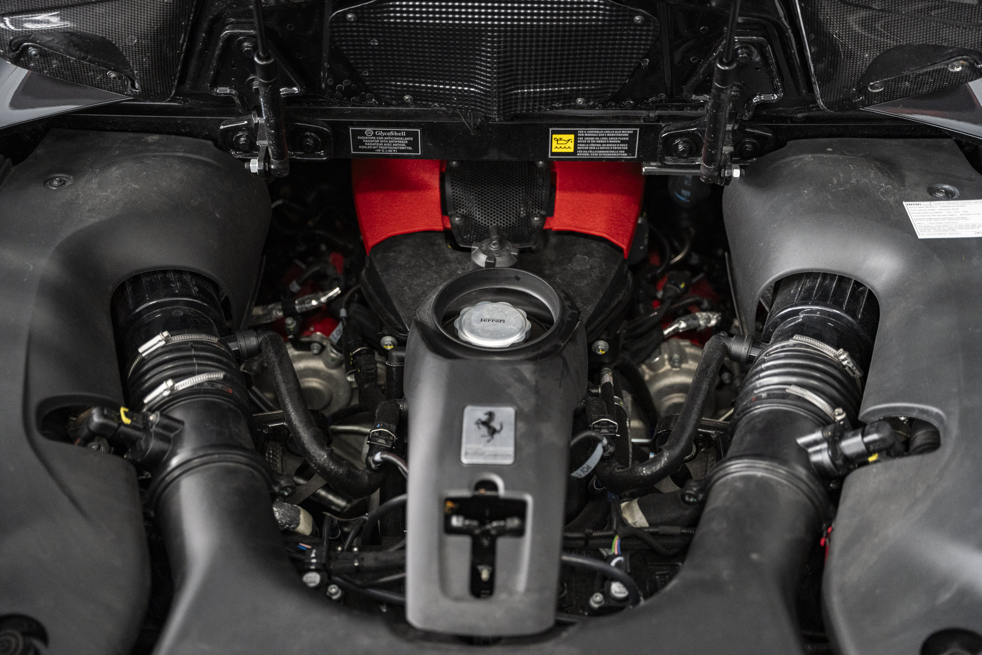 Used 2022 Ferrari F8 Tributo RWD image 54