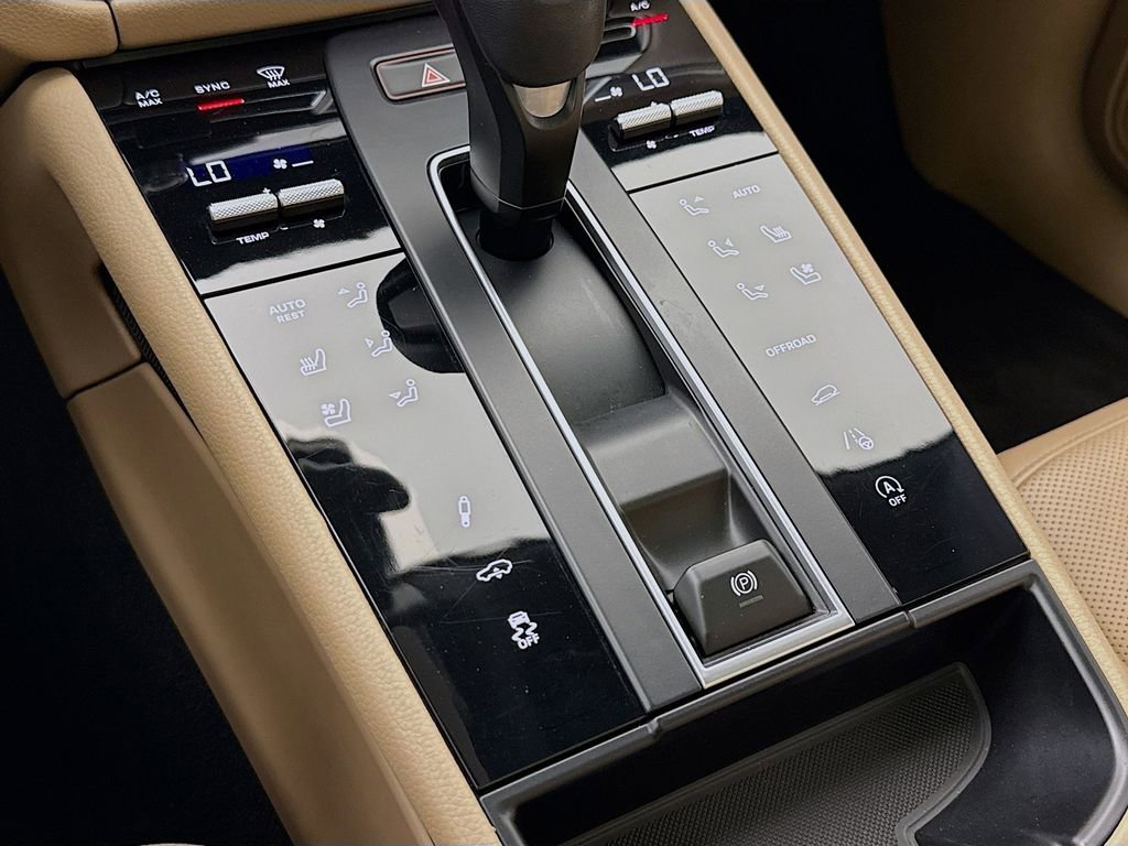 Certified 2023 Porsche Macan Turbo image 22