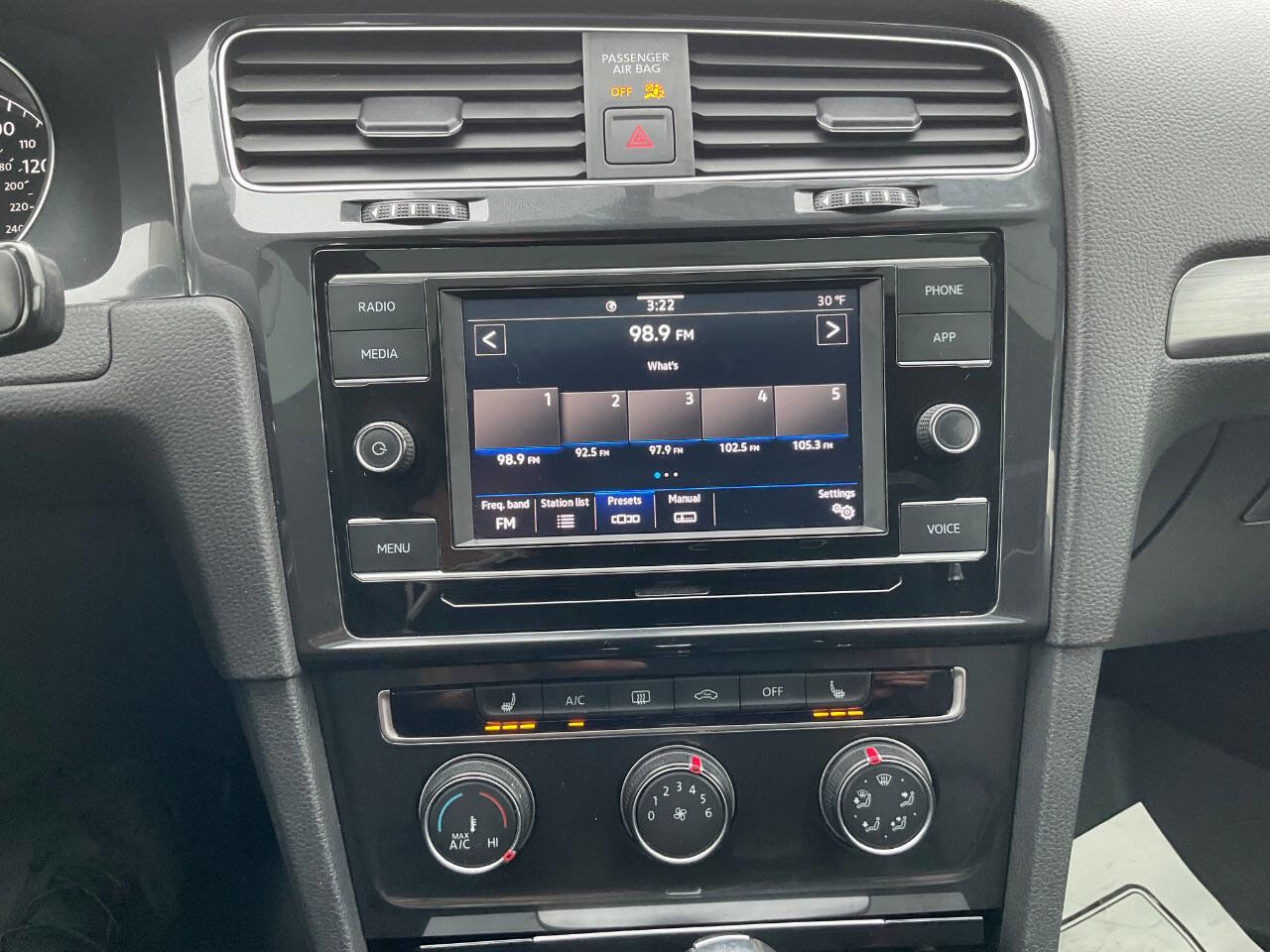 Used 2021 Volkswagen Golf 4-Door image 19