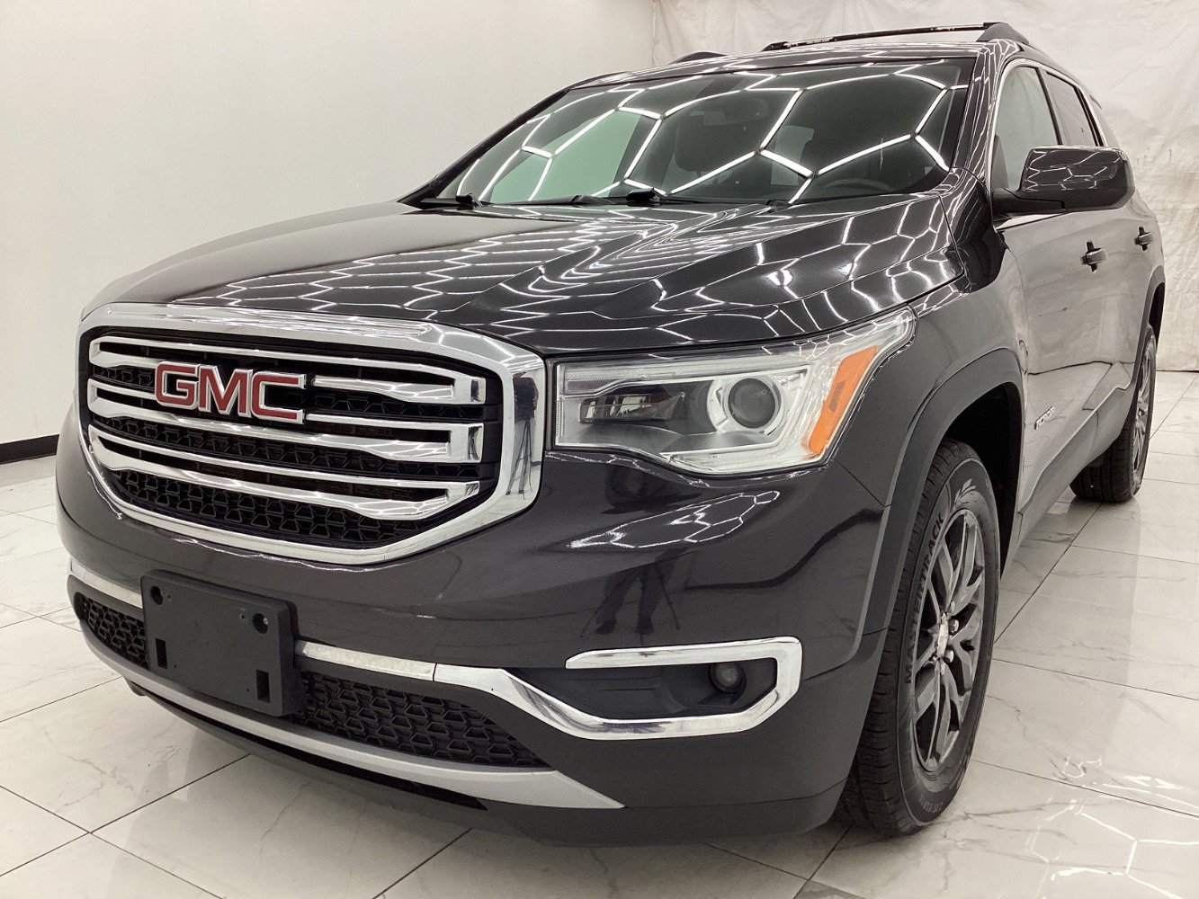 Used 2017 GMC Acadia SLT AWD/4WD image 1