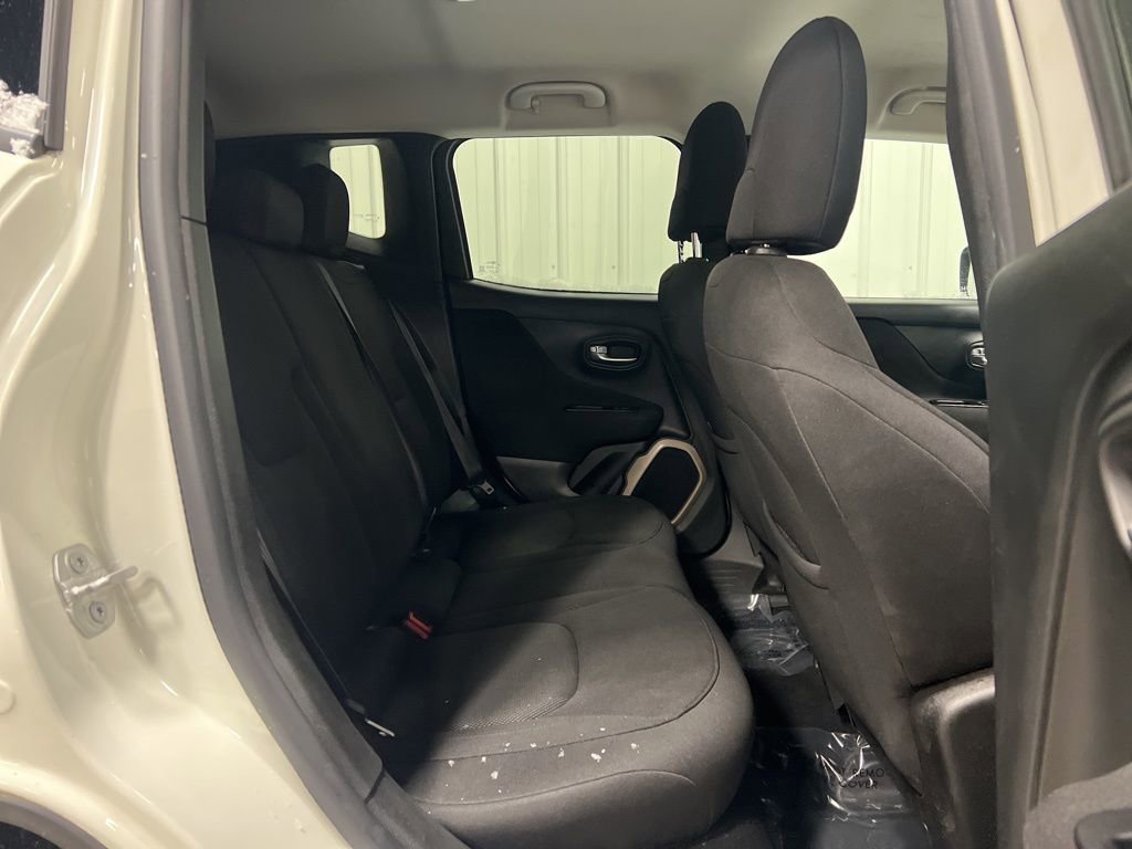 Used 2017 Jeep Renegade Latitude image 10
