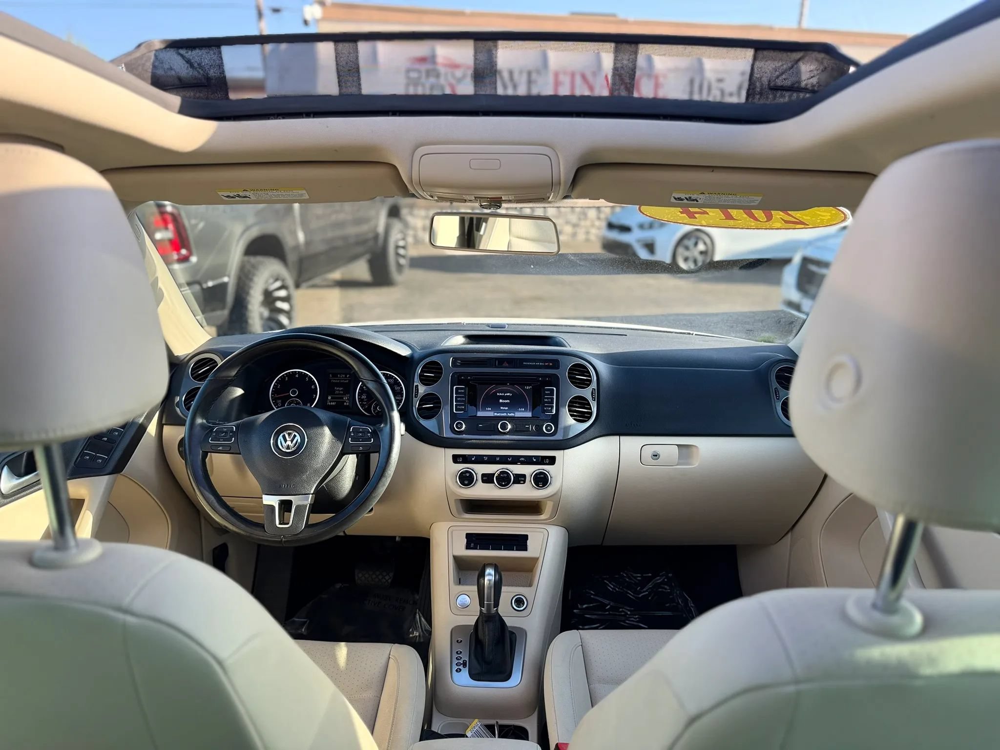 Used 2014 Volkswagen Tiguan SEL FWD image 45