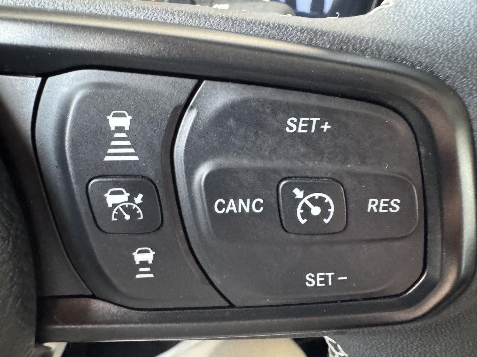 Used 2025 Jeep Wrangler Unlimited Sport AWD/4WD image 16
