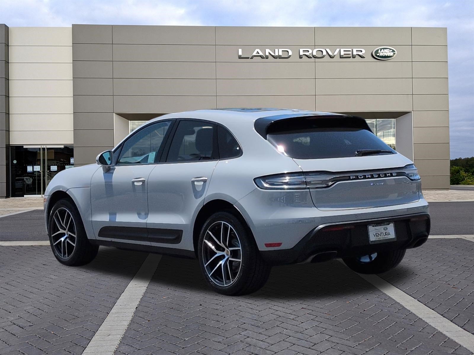 Used 2024 Porsche Macan Turbo AWD/4WD image 7