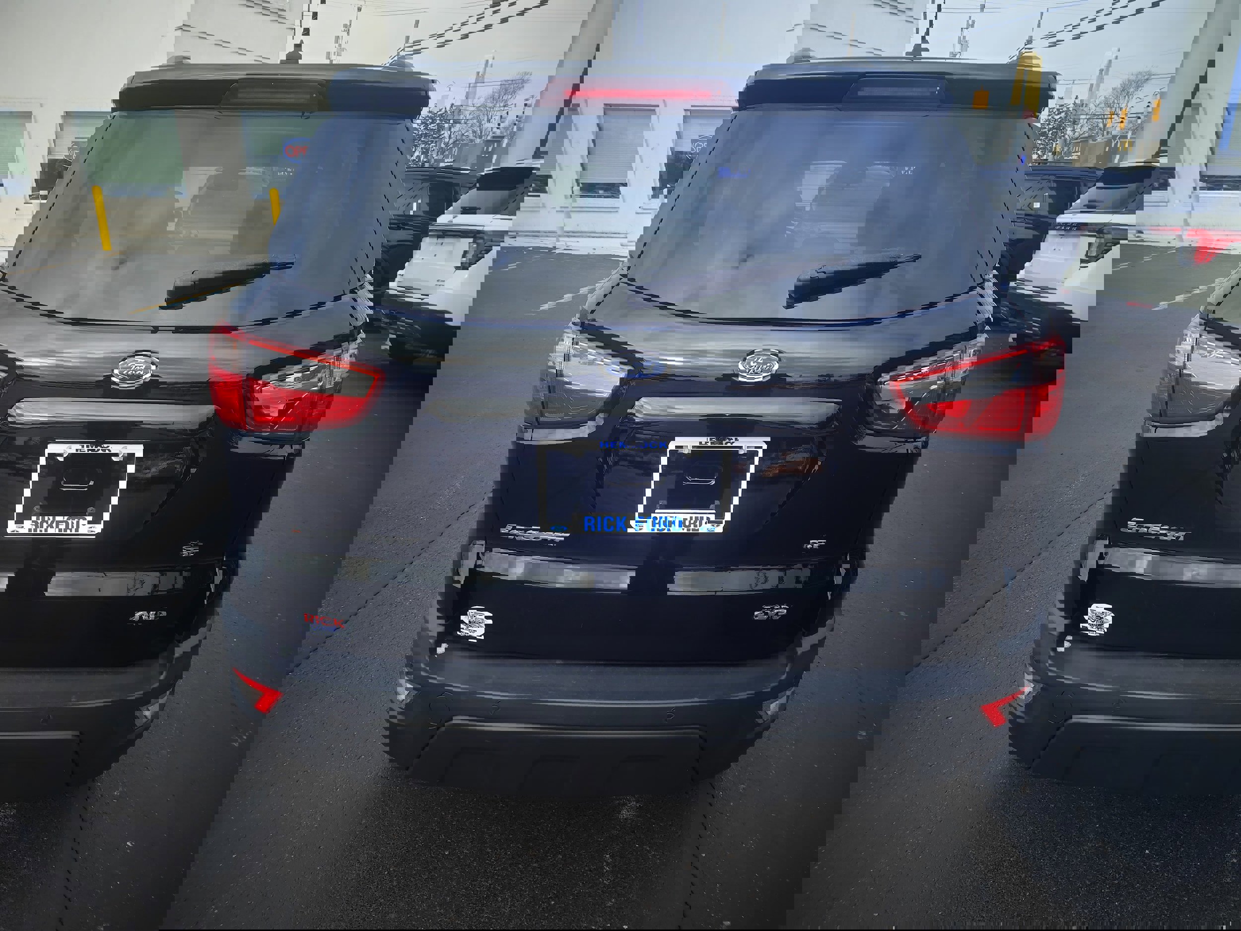 Used 2020 Ford EcoSport SE w/ SE Convenience Package image 4