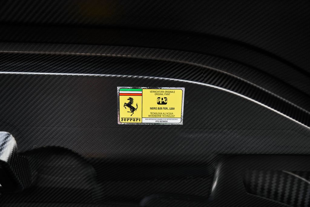 Used 2024 Ferrari SF90 Spider image 24