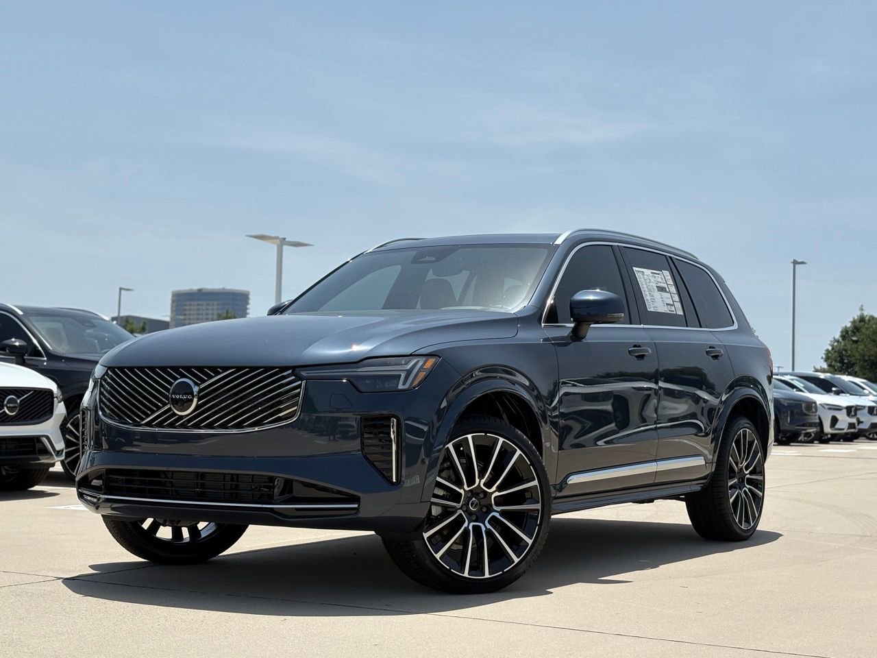 New 2026 Volvo XC90 B5 Ultra w/ Lounge Package