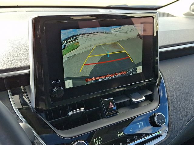 Used 2024 Toyota Corolla Cross XLE w/ Convenience Package image 18