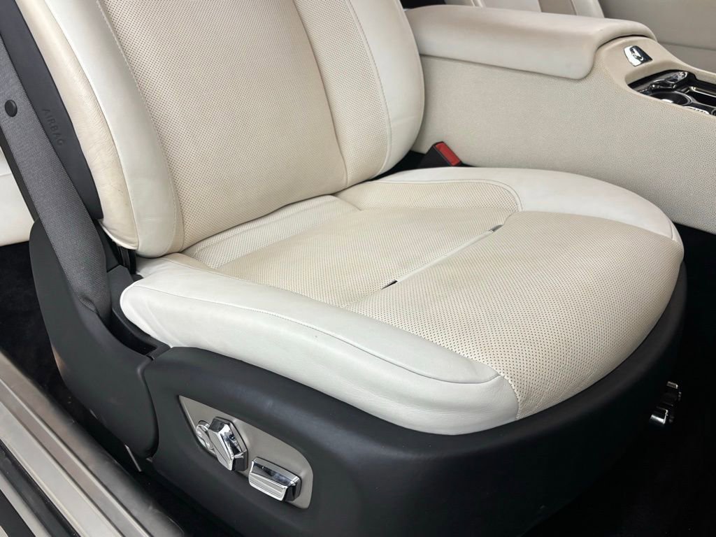 Used 2016 Rolls-Royce Wraith RWD image 57