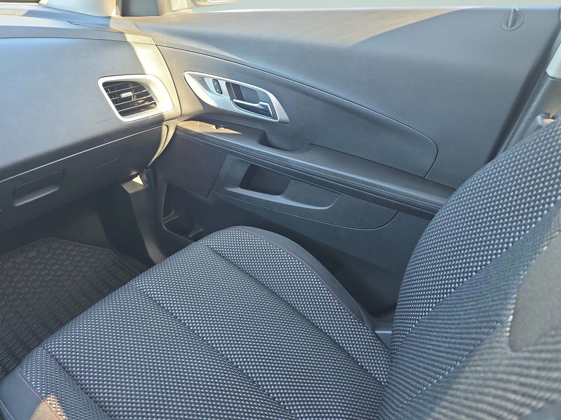 Used 2017 Chevrolet Equinox LS image 19