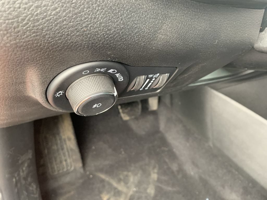 New 2026 Jeep Compass Latitude AWD/4WD image 13