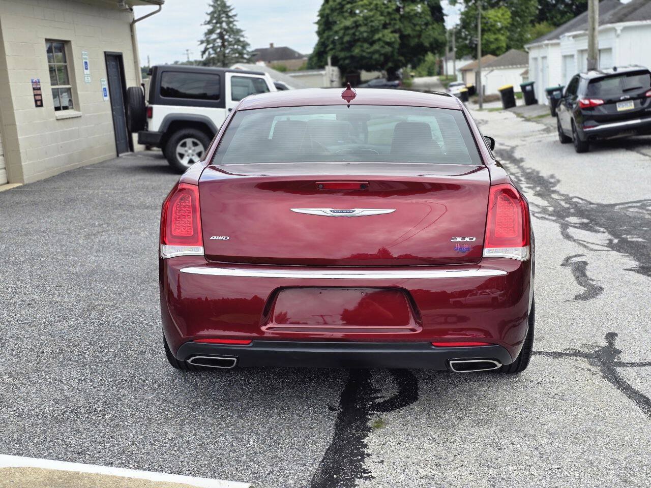 Used 2019 Chrysler 300 Limited AWD/4WD image 6