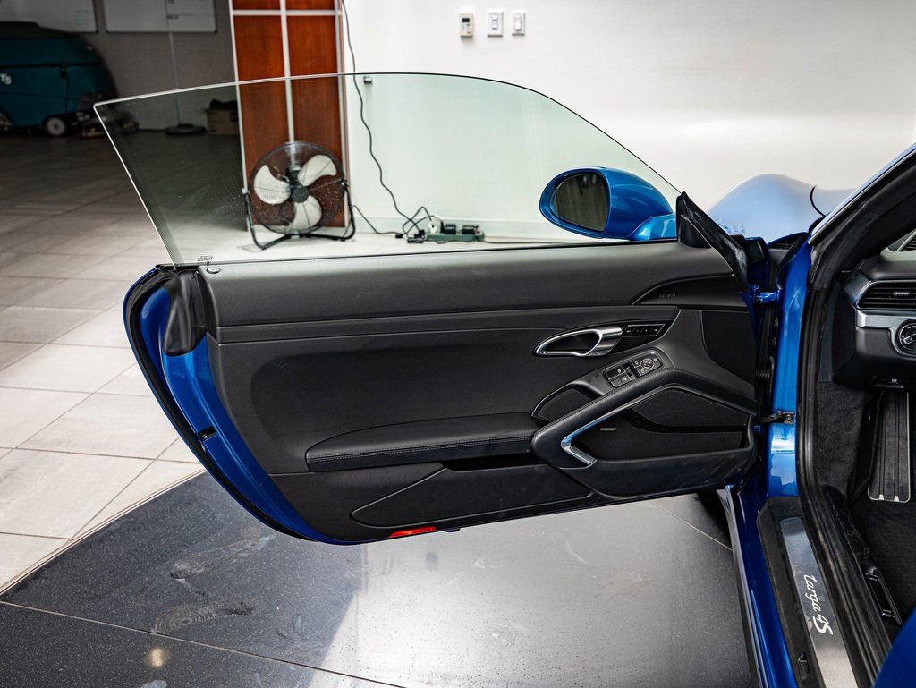 Certified 2015 Porsche 911 Targa 4S image 35