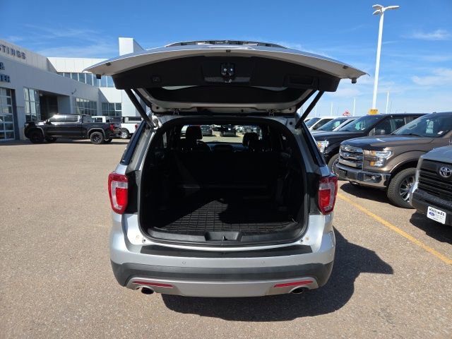 Used 2017 Ford Explorer Limited image 5